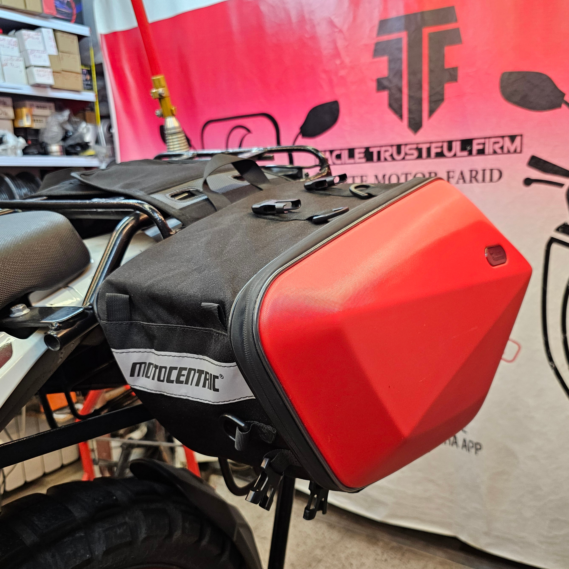 تصویر از سافت باکس موتو سنتریک قرمز